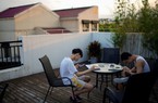 Trung Quốc hạn chế thời gian dùng điện thoại, cắt truy cập Internet vào ban đêm đối với người dưới 18 tuổi