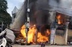 Hỏa hoạn khiến 3 nhà dân bị thiêu rụi, 1 cảnh sát bị ngạt khói phải cấp cứu