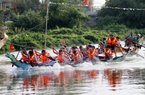 Hà Tĩnh: Người dân xuống thuyền, thi nhau vượt đường đua trên sông Rào Cái