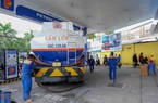 Giá xăng tăng cao lên đỉnh, từ hôm nay, đổ xăng A95 phải trả gần 26.000 đồng/lít