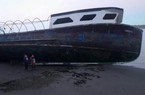 “Tàu ma” 16 tấn dạt vào bờ biển Mỹ