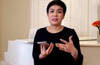 Việt Hương phát miễn phí dung dịch rửa tay phòng chống dịch virus corona