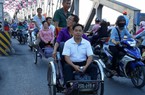 Truy tìm lái xe xích lô "chặt chém" khách Tây