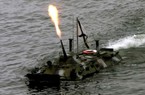 Xe bọc thép Nga “sặc nước” khi tập trận, 3 binh sĩ tử nạn