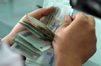 Chờ thưởng Tết, nhân viên ngân hàng người mừng kẻ lo