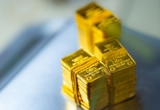 Giá vàng hôm nay 30/11: Vàng nhích nhẹ nhờ đồng USD yếu hơn