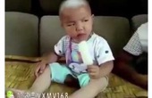 Khoảnh khắc diễn cực sâu của cậu bé 3 tuổi =))))