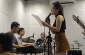 Màn hát live trong phòng tập của Hương Tràm được khán giả khen ngợi