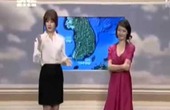 Video clip Nữ MC Hàn 'vạch váy, khoe ngực' trên truyền hình