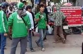 Clip: "500 anh em Grab đòi nợ máu" xe ôm truyền thống tại viện huyết học TW