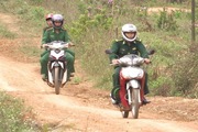 Bữa cơm lính chăm trẻ em nghèo nơi biên giới Lóng Sập
