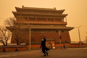 Ảnh: Bão cát "lớn nhất thập kỷ" phủ vàng khắp Trung Quốc
