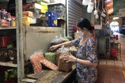 Tiểu thương thấp thỏm mùa Tết