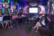 Tụ tập hát karaoke trong lúc cả địa phương đang chống dịch, bị phạt gần 40 triệu đồng