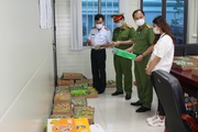 Hà Nam: Phát hiện hàng nghìn bánh trung thu in chữ nước ngoài, giá chỉ 3.200 đồng/chiếc