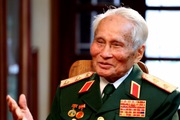 Trung tướng Nguyễn Quốc Thước nhận danh hiệu Công dân Thủ đô ưu tú 2022 ở tuổi 96