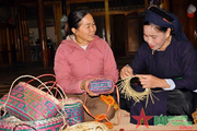 Người phụ nữ Mường Lai “soi sáng” phụ nữ dân tộc Tày
