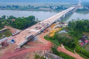 Hình hài cây cầu trăm tỷ vượt sông Mã trên tuyến cao tốc Bắc - Nam chuẩn bị "về đích"