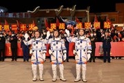 Phi hành gia Trung Quốc lên trạm vũ trụ trong sứ mệnh lịch sử