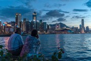 Hong Kong nới lỏng quy tắc Covid cho du lịch theo nhóm