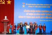 Công ty Yến sào Khánh Hòa đón nhận Huân chương Lao động 