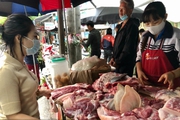 Trong nước người chăn nuôi gồng mình gánh lỗ, vì sao vẫn chi số tiền khủng nhập khẩu thịt?