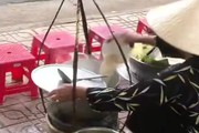 Nha Trang: Xác minh thông tin về người bán hàng rong đổ thức ăn thừa vào nồi rồi nấu bán lại cho khách