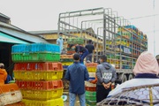 Hàng về chợ đầu mối gia cầm nhỏ giọt, tiểu thương "đỏ mắt" săn tìm gà thả vườn, vịt nướng