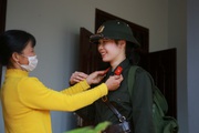 Nữ tân binh duy nhất ở Quảng Trị chia sẻ gì trong ngày nhập ngũ?