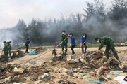 Thanh Hóa: Trai xinh gái đẹp ra quân "hô biến" bãi biển Đa Lộc trở nên sạch đẹp