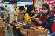 Mua sắm nhộn nhịp, bán lẻ TP.HCM bắt đầu tăng tốc, bứt phá