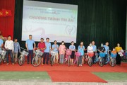 Lai Châu: Tặng 30 xe đạp cho học sinh nghèo vượt khó
