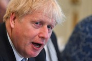 Hai bộ trưởng cao cấp từ chức, Thủ tướng Anh chìm sâu trong khủng hoảng