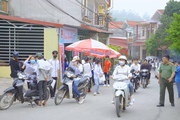 Một điểm thi tại Lạng Sơn phải mượn nhà dân cho thí sinh gửi đồ theo quy định