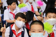 Phụ huynh choáng váng vì... phụ phí nhiều hơn học phí