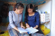 Video: Nữ sinh Lào xinh đẹp hào hứng khi được theo học ngành y ở Sơn La