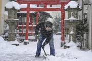 Lạnh giá kỷ lục khiến giao thông Nhật Bản hỗn loạn