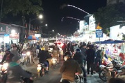 Biển người xuyên đêm đi chợ Viềng "mua may bán rủi"