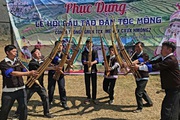 Lên Tà Mung trẩy hội Gầu Tào đồng bào Mông