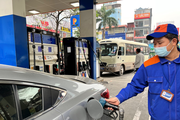 Vì sao xăng dầu nhập khẩu về Việt Nam tăng đột biến?