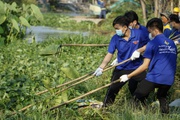 Hơn 1.000 bạn trẻ làm sạch cầu Rạch Lăng 2 ngày cuối tuần
