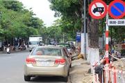 Bật đèn khẩn cấp để đỗ xe trên tuyến đường cấm dừng, đỗ có bị xử phạt?