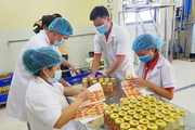 Một nông dân Quảng Nam thu 3 tỷ/năm nhờ nuôi loài chim chả thấy cho ăn bao giờ