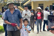 Nghệ An: Bé gái chui vào tủ đựng đồ dùng học sinh ngủ 4 tiếng, cả xã nháo nhào tìm kiếm
