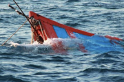 Bà Rịa - Vũng Tàu: Đồn Biên phòng Bến Đá tiếp nhận 14 ngư dân tàu cá gặp nạn trên biển