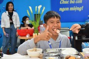 Quán cơm 2 nghìn đồng dành cho bệnh nhân bị ung thư ở Hà Nội