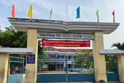 Chuyện lạ tại Bình Định: Thu tiền chụp ảnh của học sinh nhưng trích một phần cho giáo viên