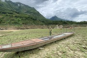 Lòng hồ cạn trơ đáy, nông dân Lai Châu thất thu từ đánh bắt thủy sản, cuộc sống khó khăn