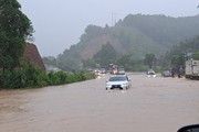 Hòa Bình: Mưa lớn, Quốc lộ 6 chìm trong biển nước