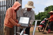 Hội Nông dân Lâm Hà ở Lâm Đồng hỗ trợ dân làm đường nông thôn mới Sáng -  Xanh - Sạch - Đẹp
